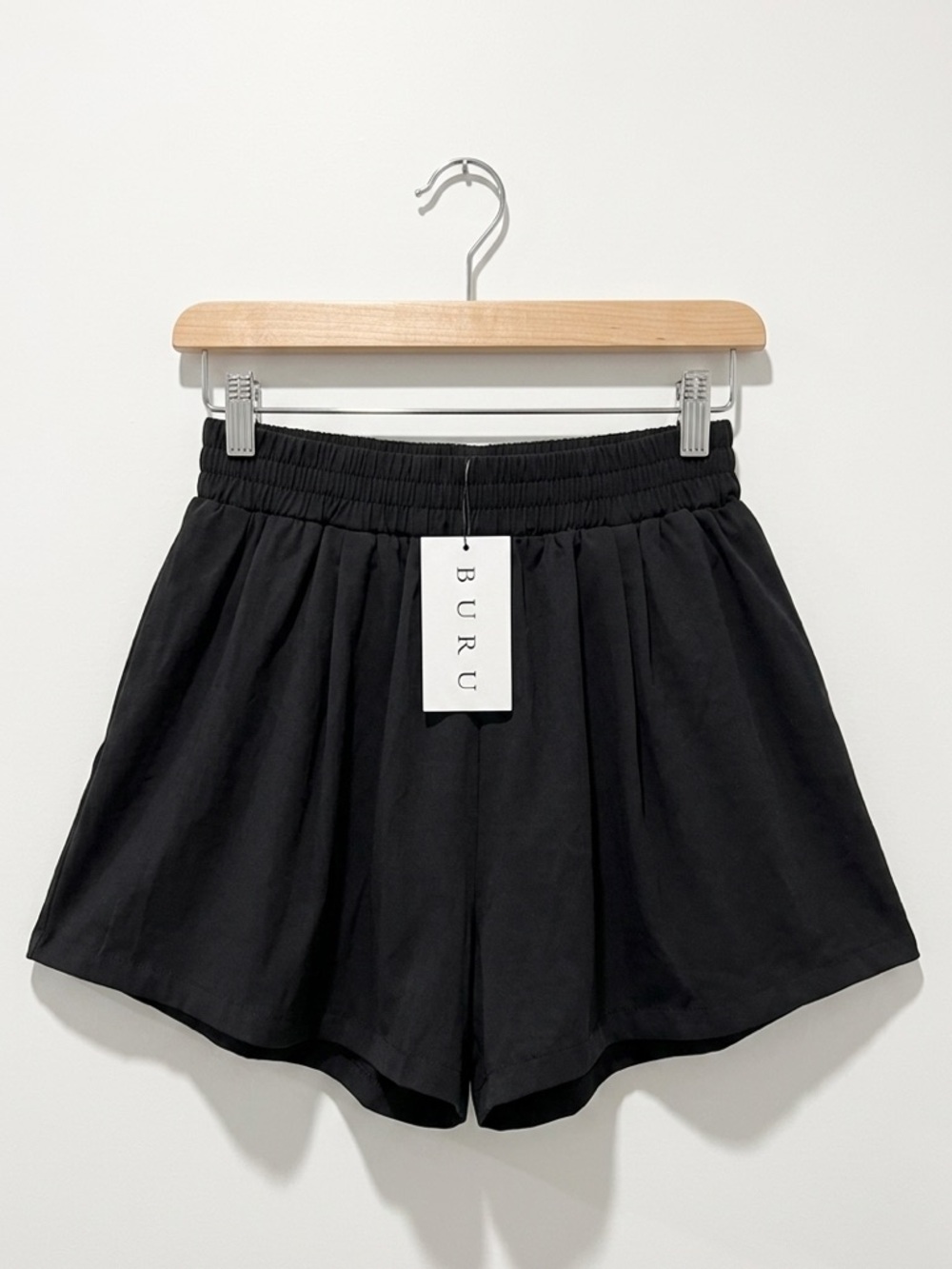 BURU Black Flowy Everyday Pull On Elastic-Waist High Waist Short Shorts 2” NWT